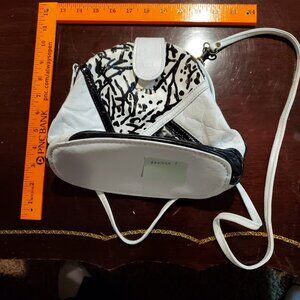 Black & White leather shoulder bag